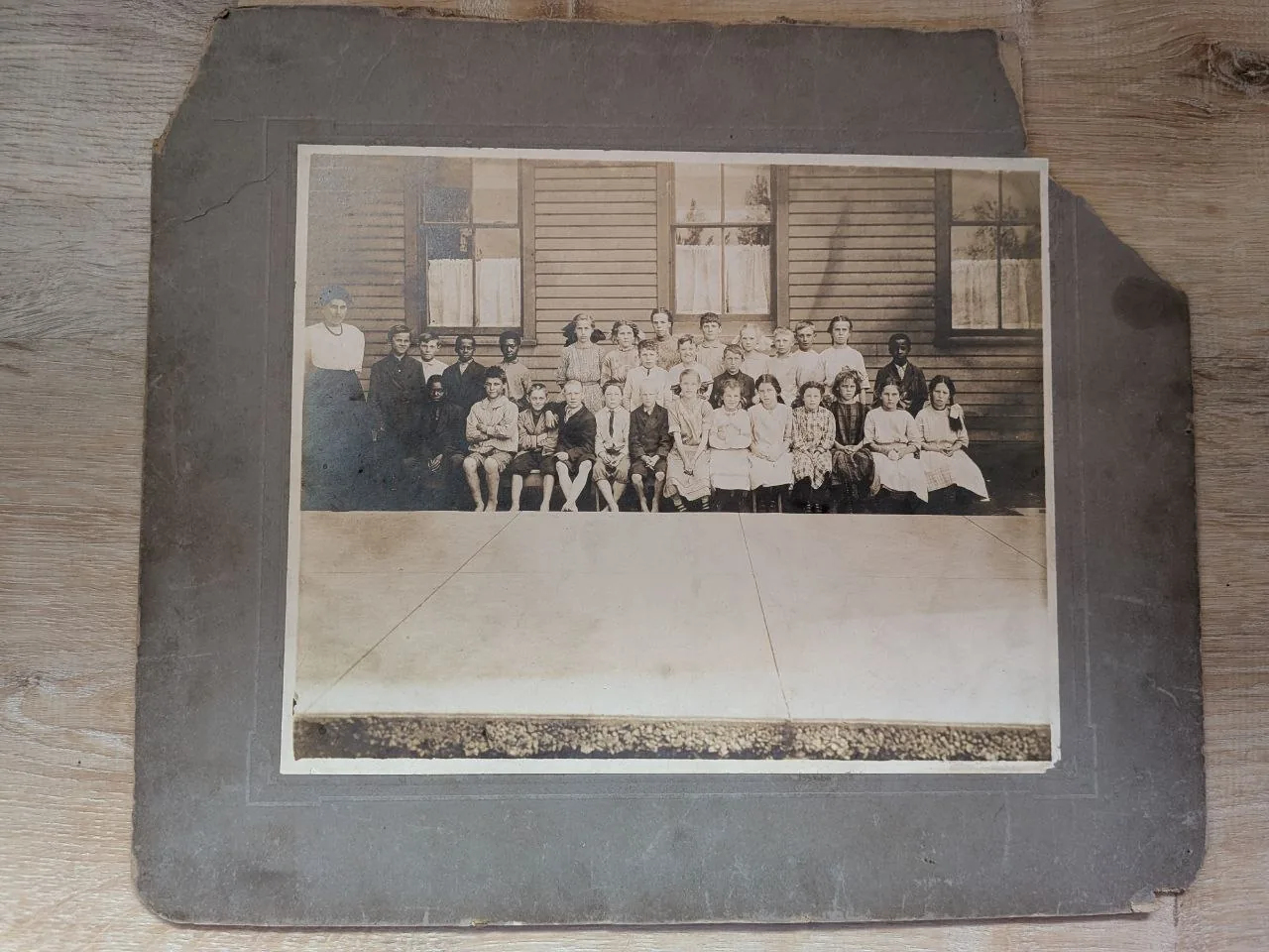 Unidentified family photo schoolhouse-class-portrait — tap to enlarge